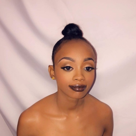 Lip gloss - Picture 2 of 2